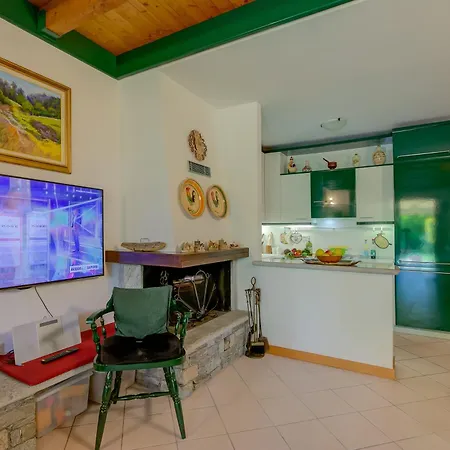 Nyaraló The Emerald Family Retreat - Happy Gignese