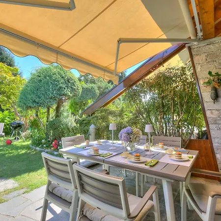 The Emerald Family Retreat With Private Garden - Happy