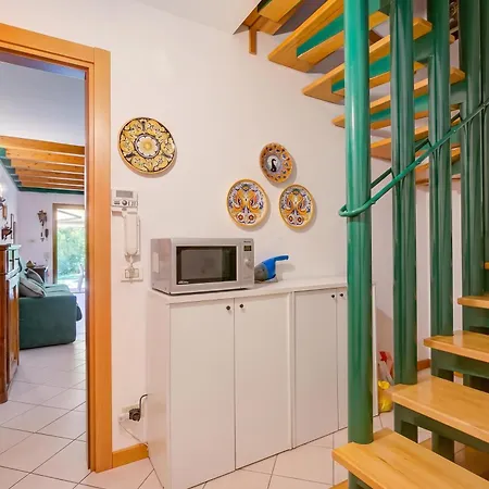 The Emerald Family Retreat With Private Garden - Happy Prázdninový dům