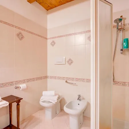 The Emerald Family Retreat With Private Garden - Happy Prázdninový dům *